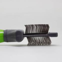 Moser Flexible Slicker Brush